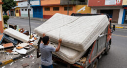 Bogotá Imposes Fines For Leaving Mattresses And Debris On Streets